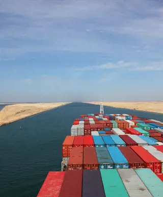 Erlebe eine Reise durch die Wasserstrasse der Wüste - Dem Suez-Kanal